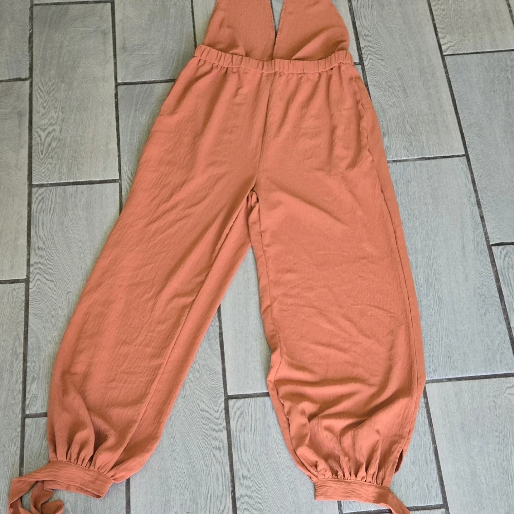 SHEIN Orange Jumpsuit with Relaxed Silhouette - Picture 4 of 7
